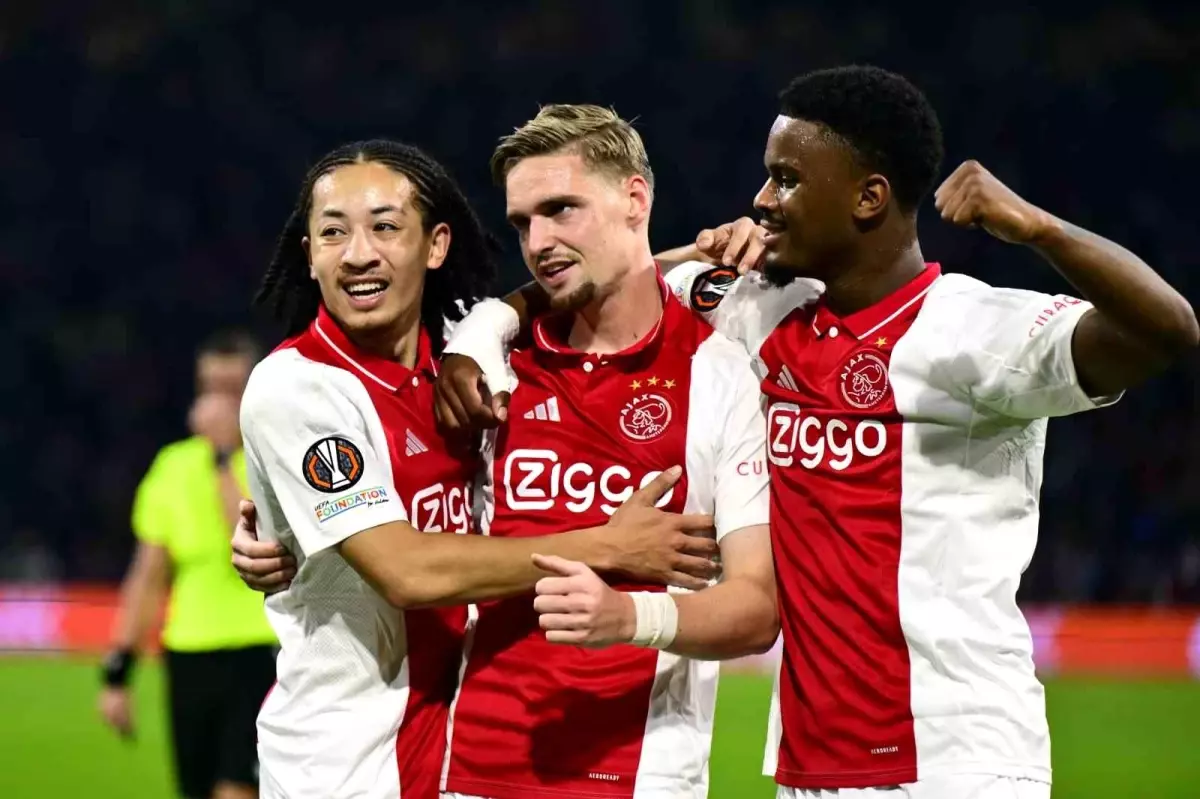 Beşiktaş Ajax’a 4-0 Mağlup Oldu