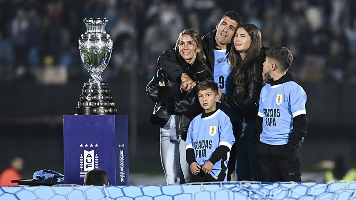 Luis Suarez, milli takımdan emekli oldu