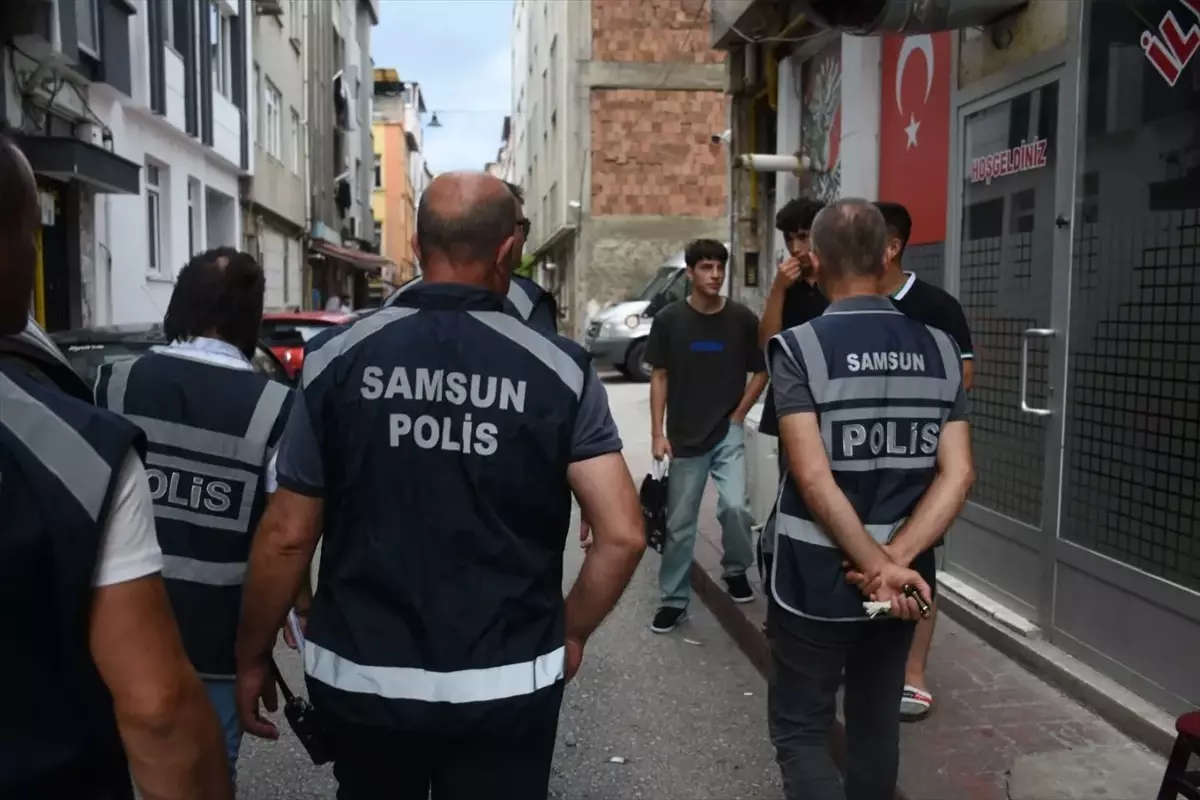 Samsun’da Okul Çevresinde Denetim: 5 Gözaltı