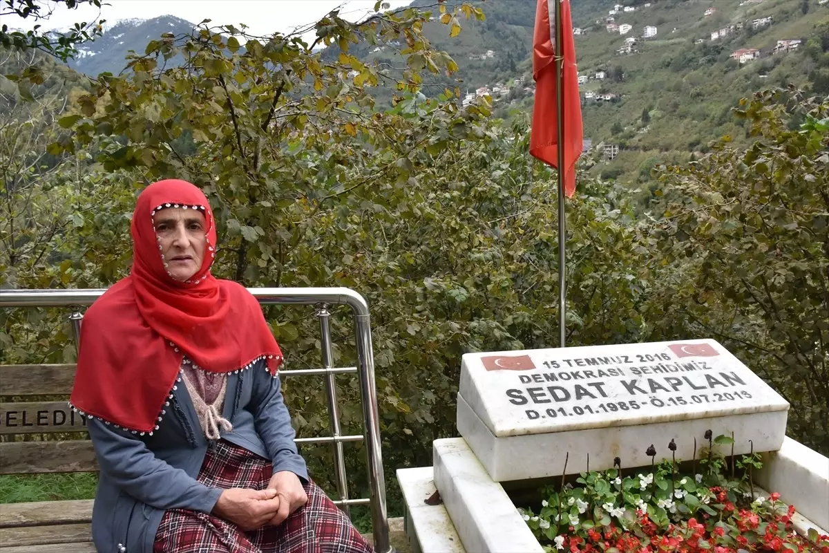 15 Temmuz şehidinin annesinin FETÖ elebaşı Gülen’e öfkesi dinmiyor