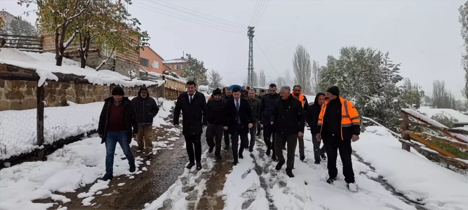 Kaymakam Yıldız Kale Köyü’nde Kar İncelemesi