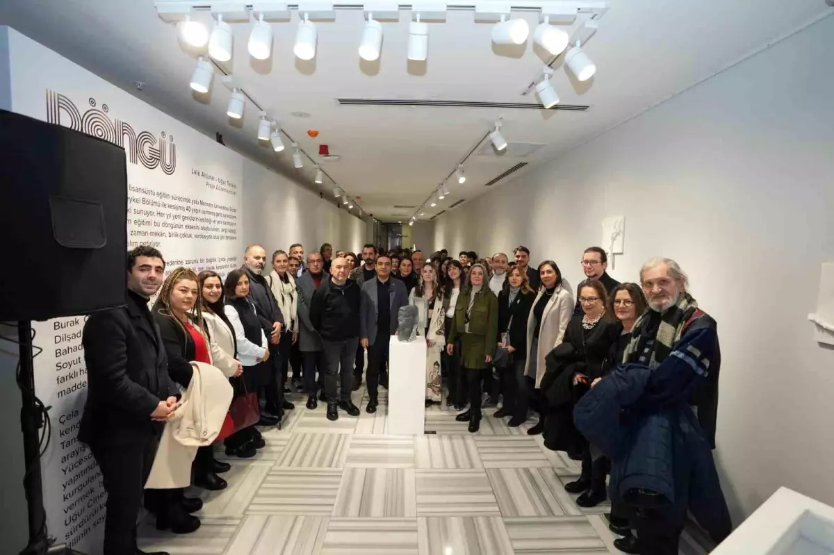 Beyoğlu’nda Genç Sanatçıların ‘Döngü’ Heykel Sergisi Açıldı