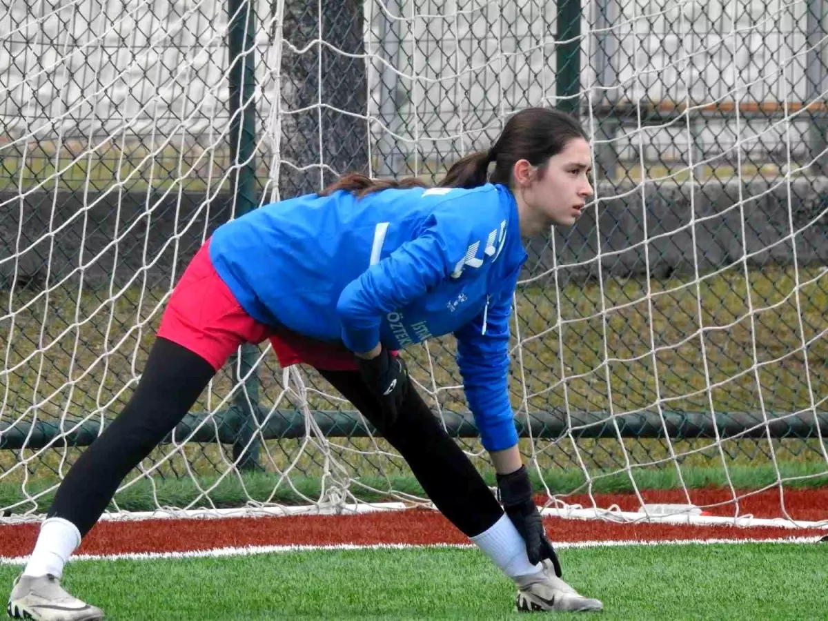 Bilecik Kolej’den Galatasaray’a Üç Transfer