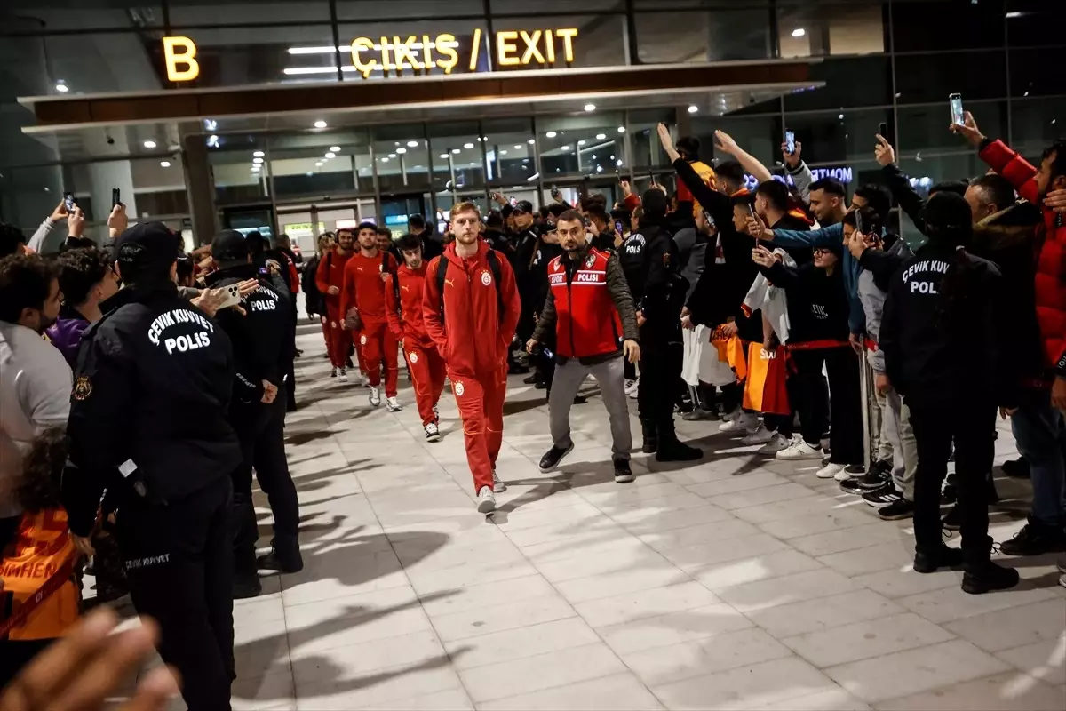 Galatasaray Mersin’e Geldi