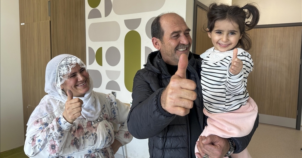 Yüsra beyin sapı implantı sayesinde ilk kez duydu