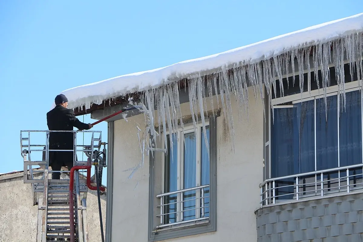 Bingöl’de Kar Yağışı Nedeniyle Kapanan 215 Köy Yolundan 146’sı Açıldı