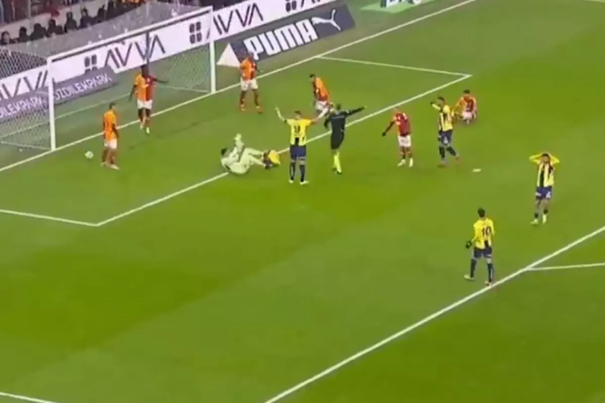 Fenerbahçe’nin Galatasaray’a attığı gol iptal oldu