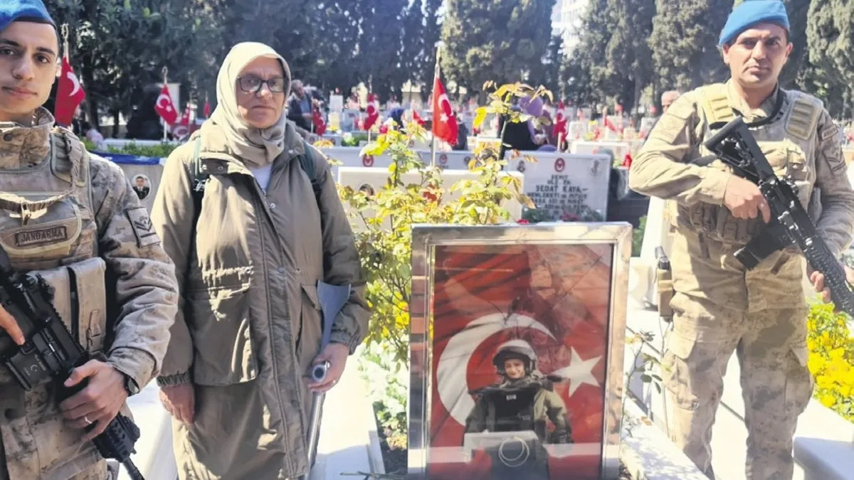 Şehit Astsubay Esma’nın annesi: Kızımın mezarı evim oldu