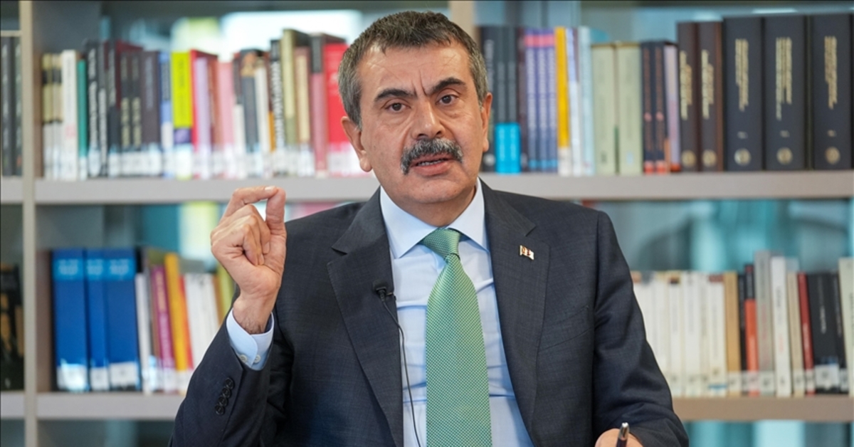 Bakan Tekin vatandaşları “Dijital Dünyada Çocuk Hakları Sözleşmesi”ni imzalamaya davet etti